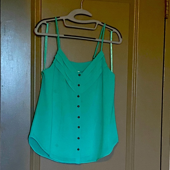 Flowy tank top, loose fitting, buttons down the front - Picture 1 of 1